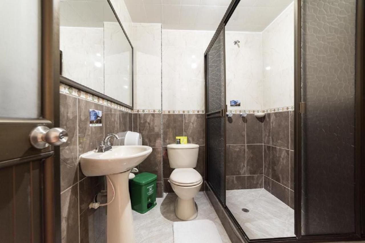 Hotel Ejecutivo 63 In ボゴタ エクステリア 写真