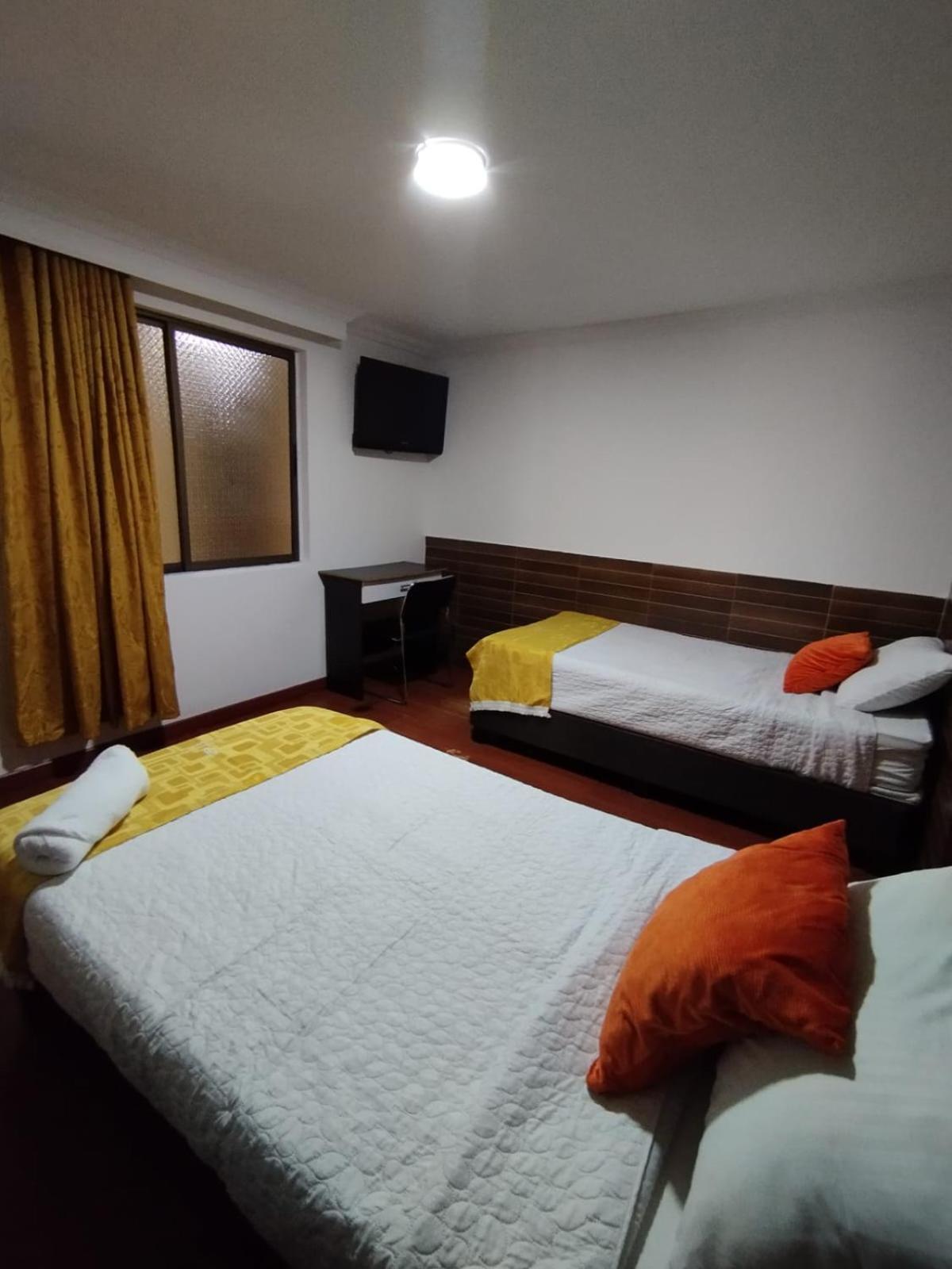 Hotel Ejecutivo 63 In ボゴタ エクステリア 写真
