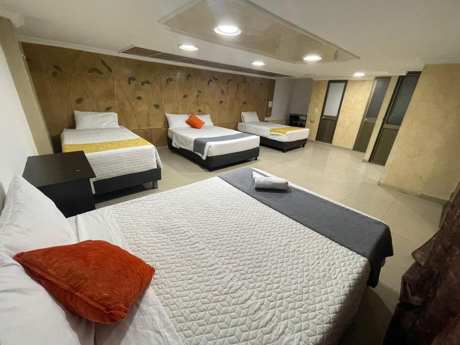 Hotel Ejecutivo 63 In ボゴタ エクステリア 写真