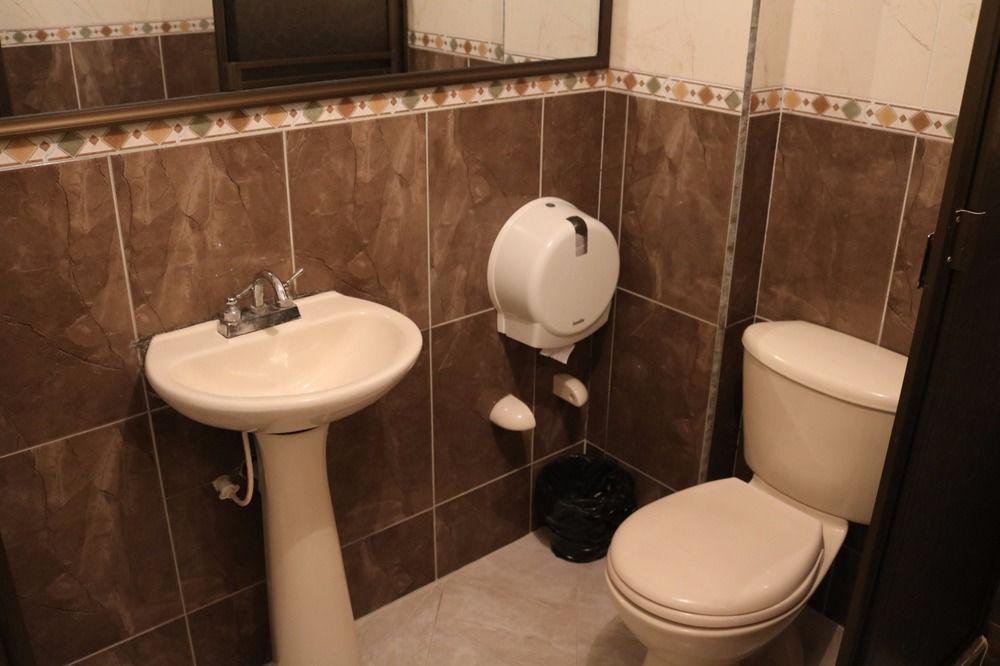Hotel Ejecutivo 63 In ボゴタ エクステリア 写真